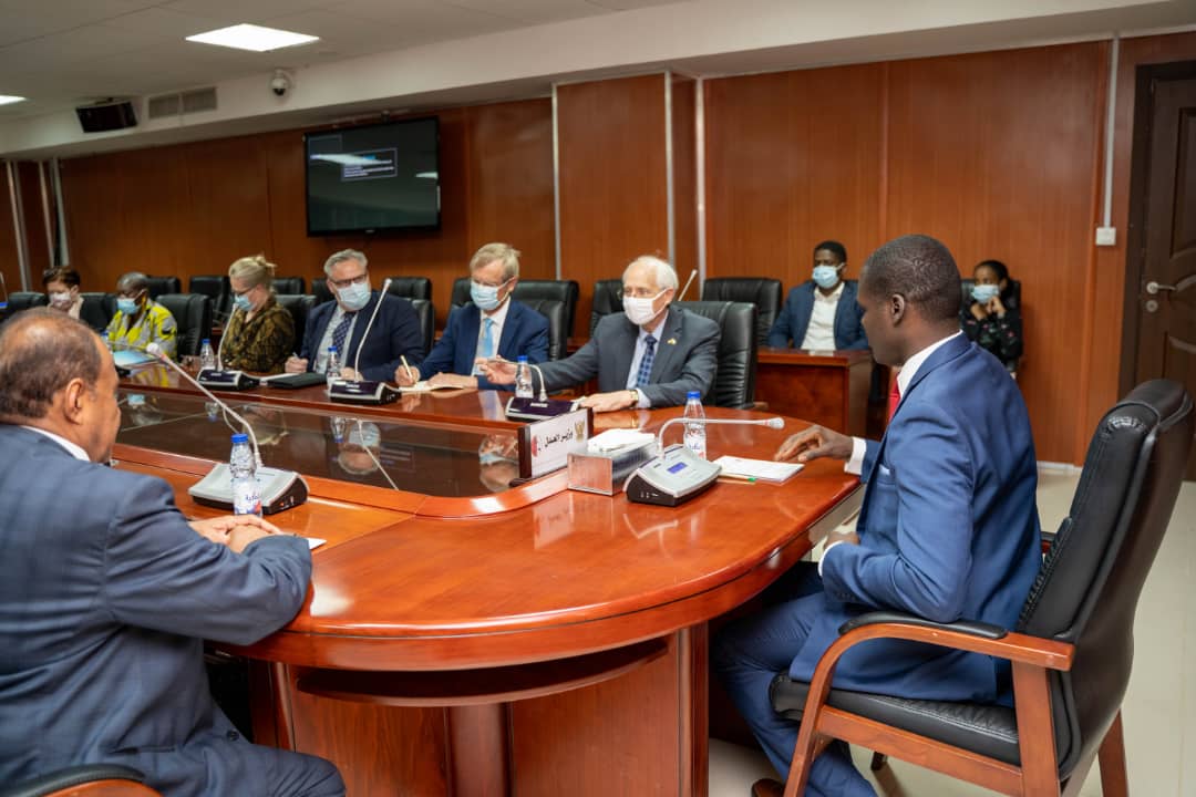 وزير العدل يجتمع مع مبعوثي دول الترويكا