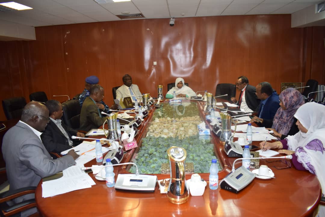 فريق التقييم الوطني لمخاطر غسل الأموال وتمويل الإرهاب يعقد إجتماعا تنسيقيا بمشاركة رئيس اللجنة الوطن