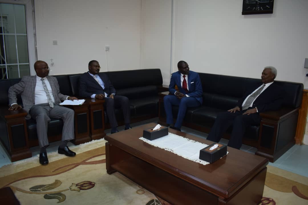 النائب العام يلتقي وزير العدل