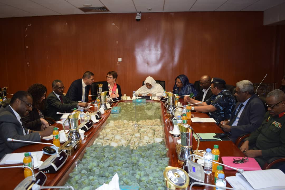 اللجنة الوطنية تجتمع بوفد مكتب الامم المتحدة المعنى بالمخدرات والجريمة