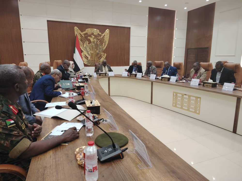 لجنة اقامة ومتابعة الدعاوي الدوليه تعقد اجتماها الدوري