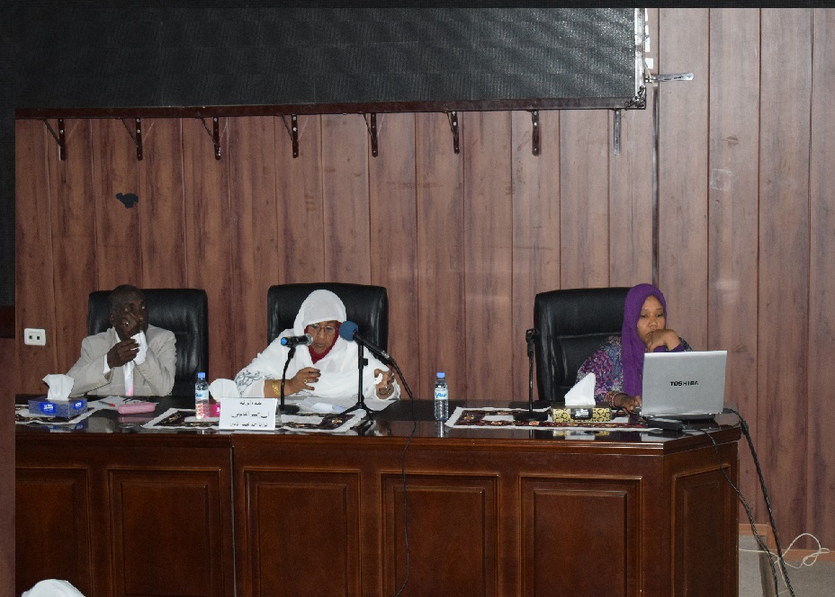 العدل تؤكد  تؤكد  لضرورة مواكبة التطوارت والمستحدثات