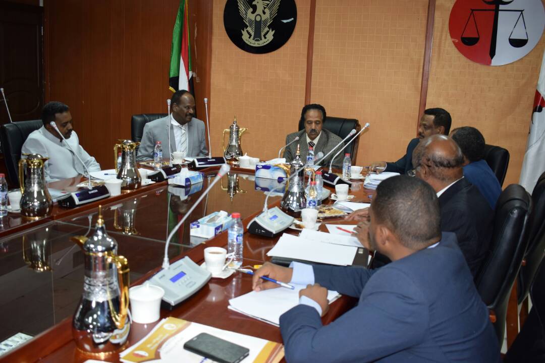 وزير العدل يتراس اجتماع لجنة اصدار القانون التجاري الموحد