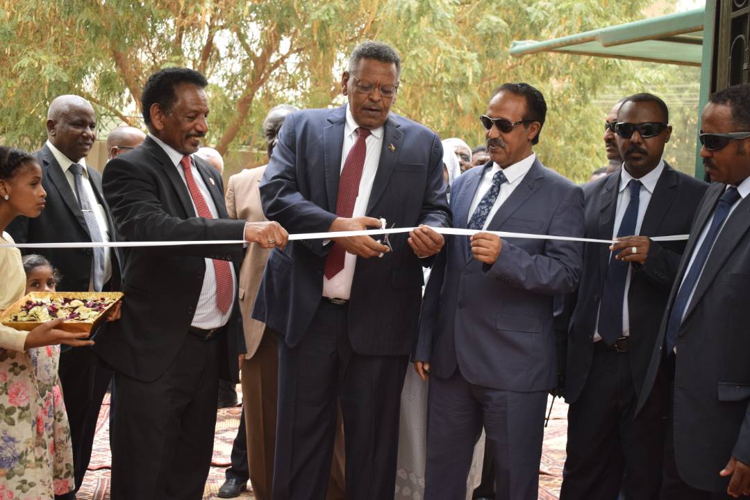 النائب الاول لرئيس الجمهورية  يفتتح المقر الجديد للمسجل التجاري.