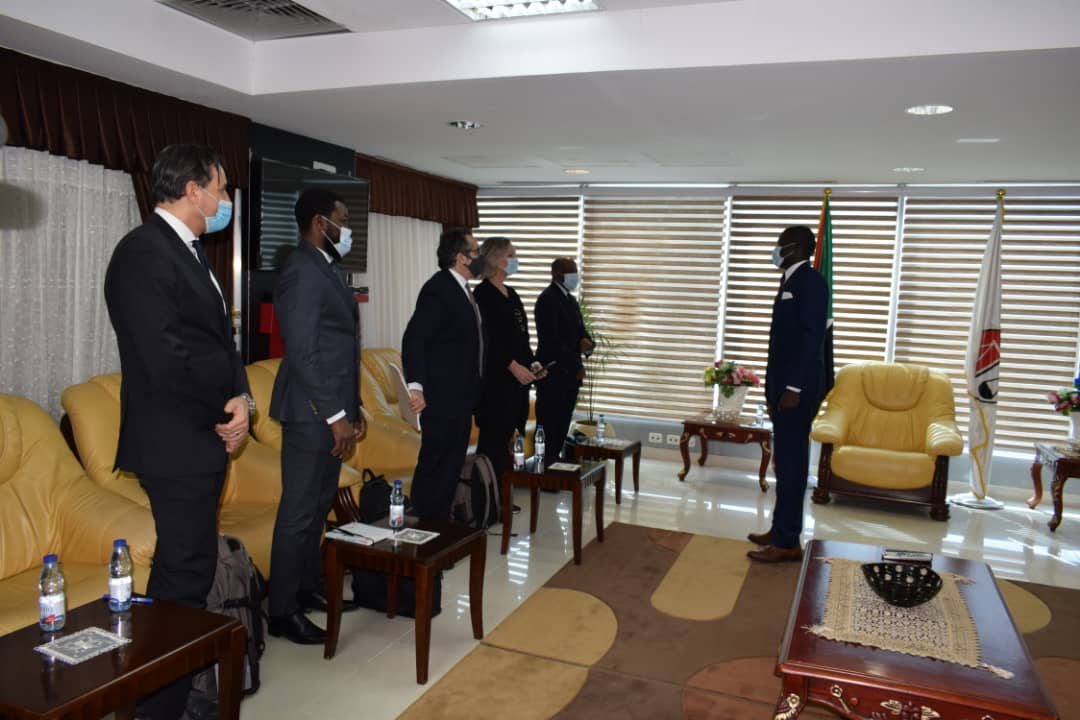 اجتماع وزير العدل مع وفد مكتب المدعي العام للمحكمة الجنائية