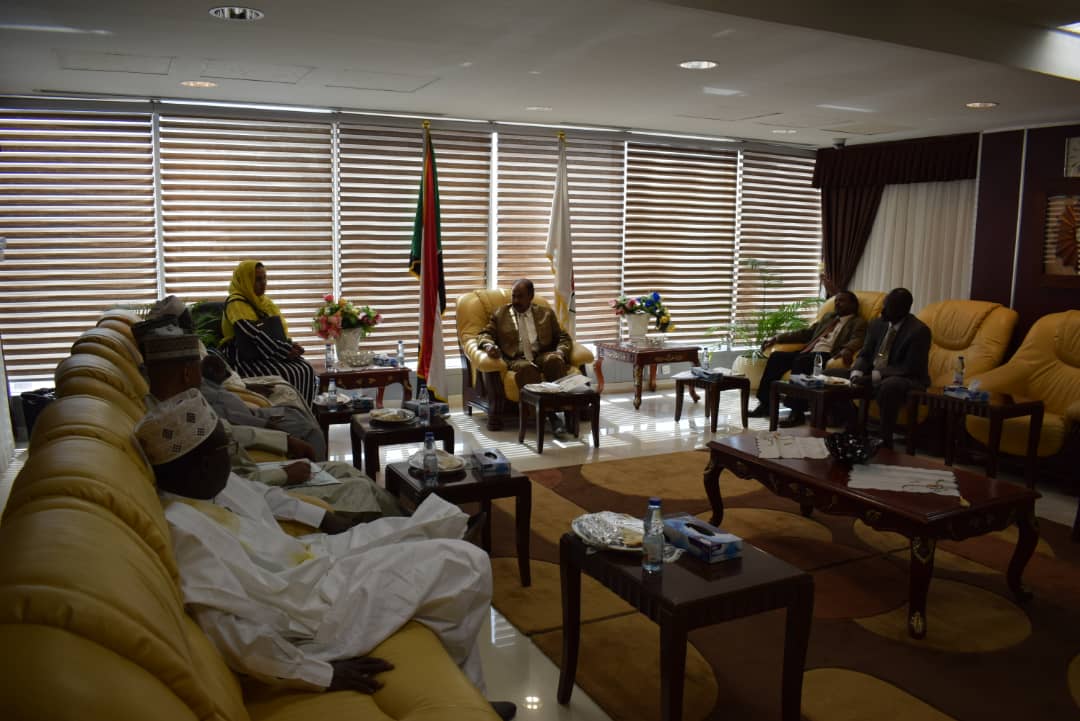 تعاون بين دولة نجيريا ووزارة العدل في المجال القانوني