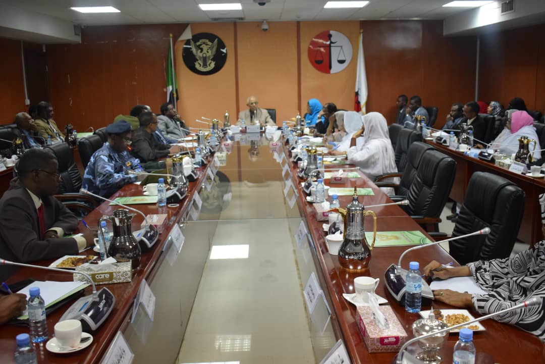 سالم يترأس إجتماع المجلس الاستشاري لحقوق الإنسان 