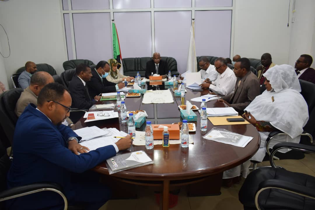 اللجنة الوطنية لمكافحة غسل الأموال وتمويل الإرهاب  تعقد إجتماعها الثالث بالنيابة العامة 